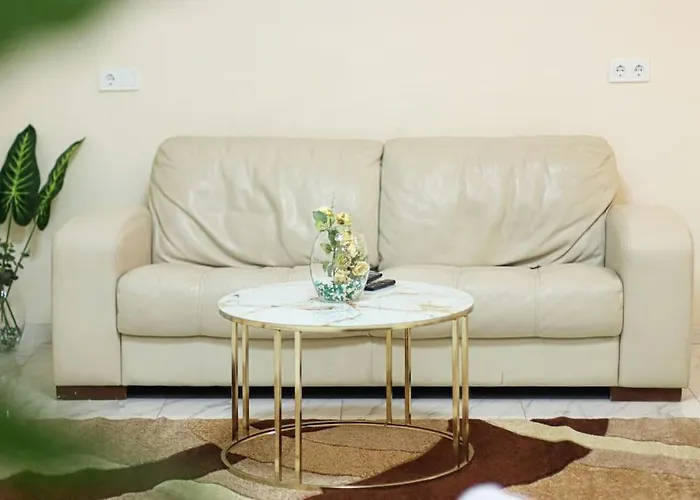 Spacious Stay In Sololaki District
